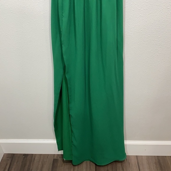 Majorelle revolve Symphony Gown in Green - Picture 5 of 16